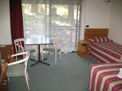 Country 2 Coast Motor Inn Кофс-Харбор Номер фото
